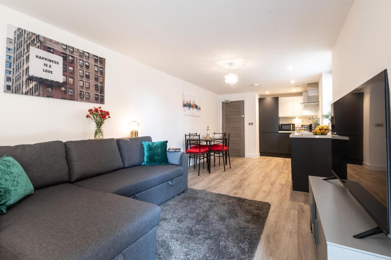 Apartment Vibes: With Outdoor Space Southampton